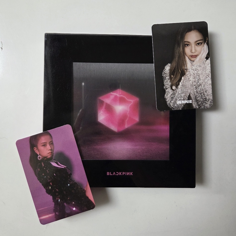 BLACKPINK's 1st Mini Album, SQUARE UP (Black Vers)